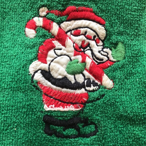 Vintage Embroidered Towels - Picture 7 of 8